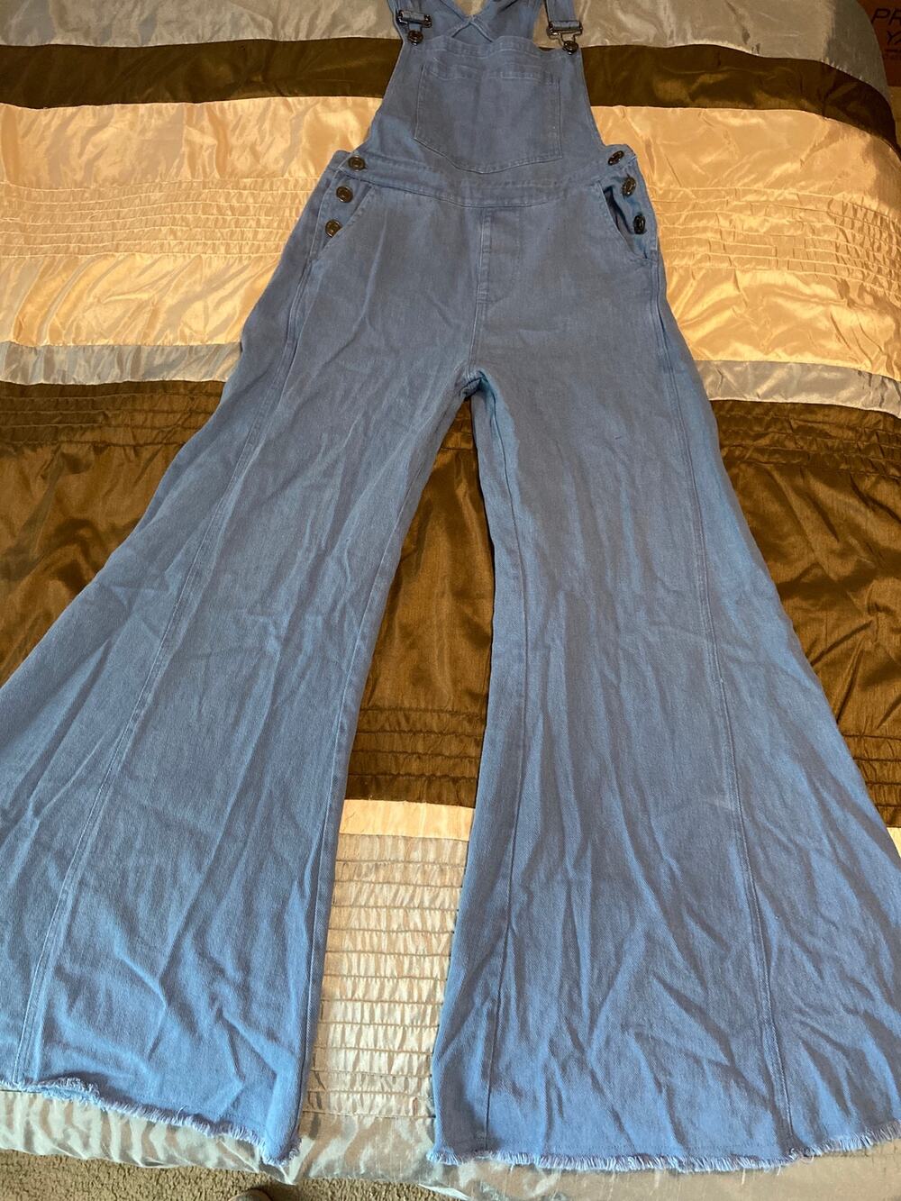 ee: some wide leg flare overalls Size S small